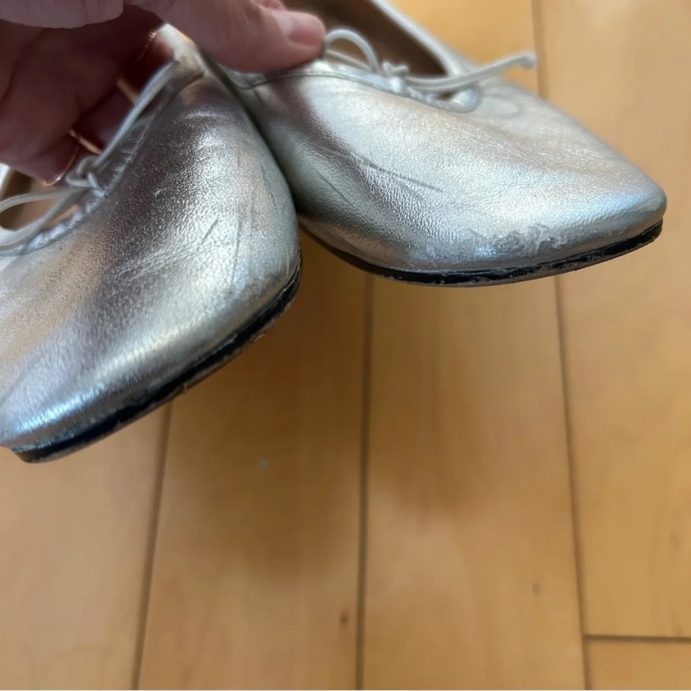 3/$20 Coconut by Matisse Nikki silver leather ballet flats, size 9